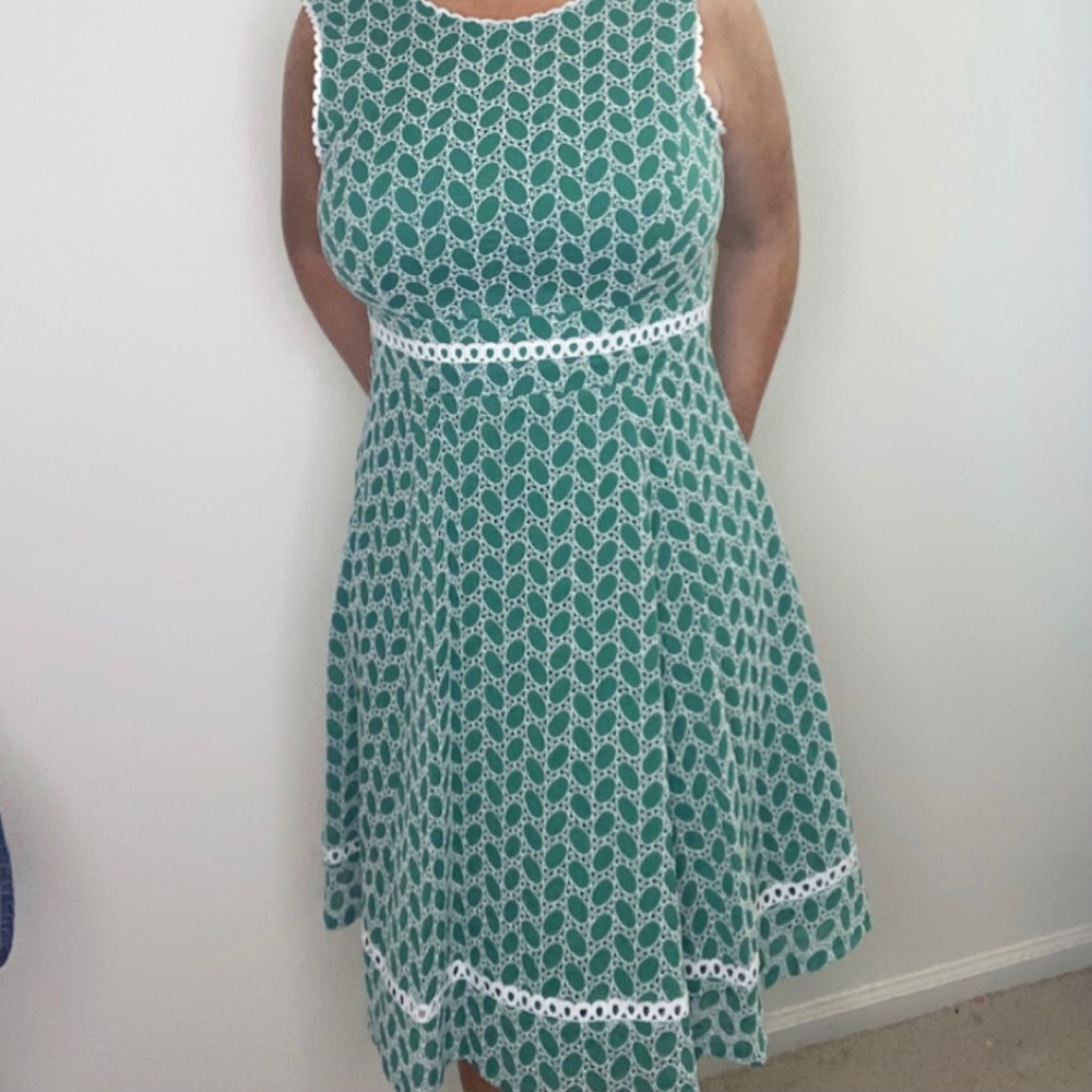 Beautiful Green & White Calvin Klein dress size 8